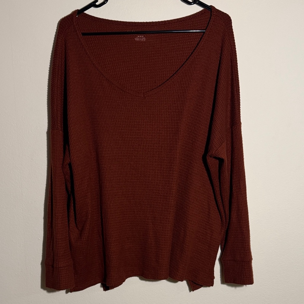 American Eagle Women's Low V-Neck Oversized Knit Top in Red/Brown